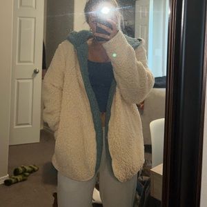 BDG URBAN OUTFITTERS SHERPA JACKET size xs/s